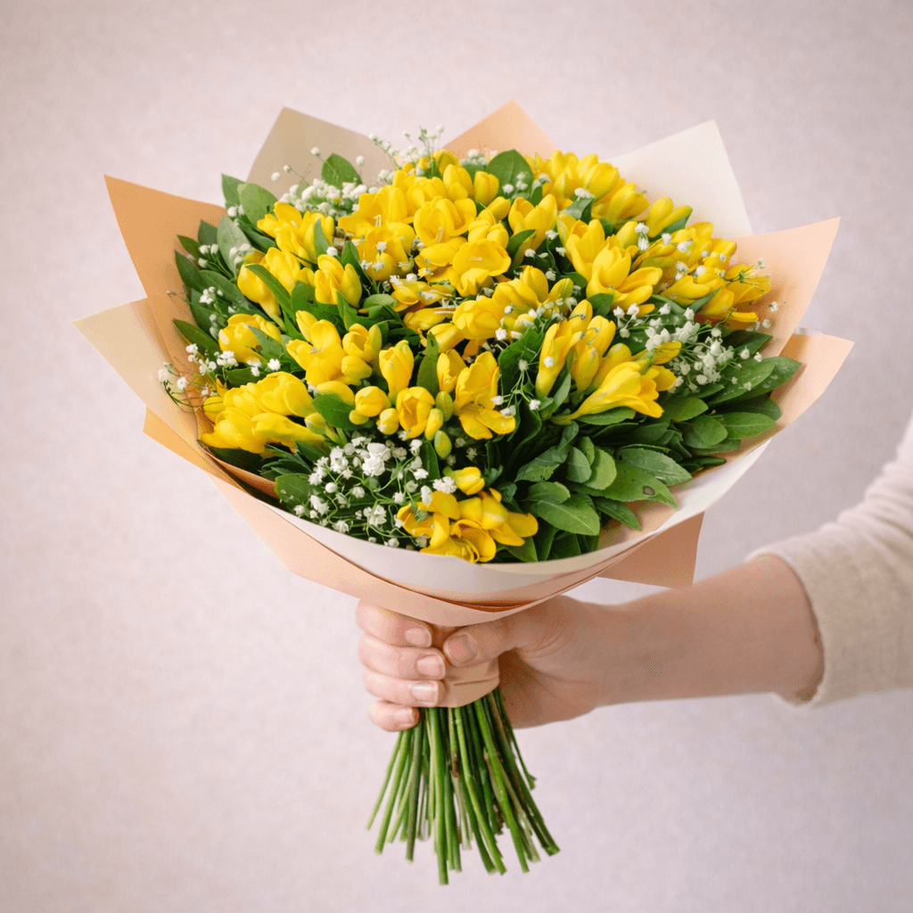 Güneşli Frezya Buketi